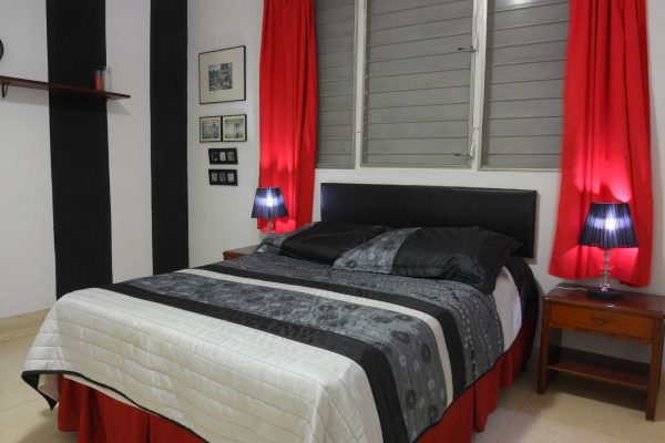 2- Habitación doble con baño privado